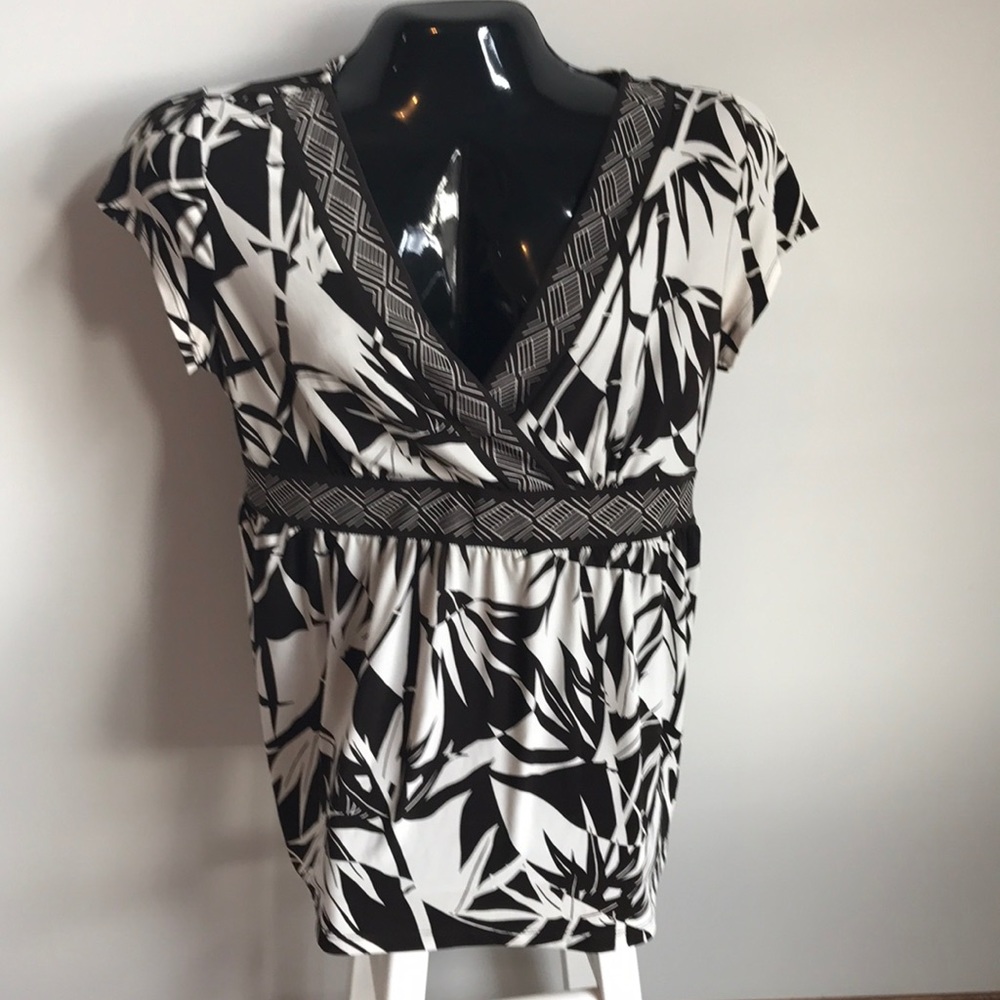Apt 9 top.  Sz L